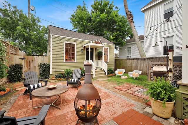 1305 Postoffice, Galveston, TX 77550