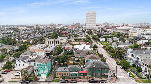 1305 Postoffice, Galveston, TX 77550