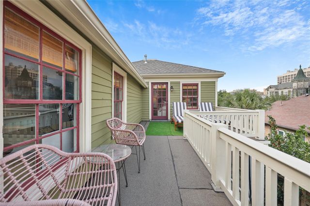 1305 Postoffice, Galveston, TX 77550