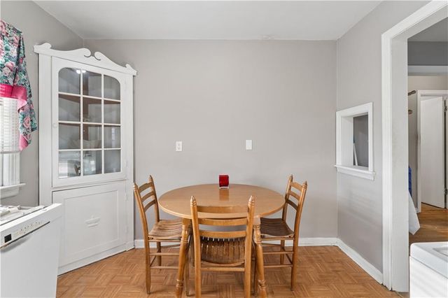 113 N Broadway Street, Oak Grove, MO 64075