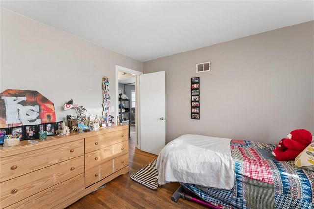 113 N Broadway Street, Oak Grove, MO 64075