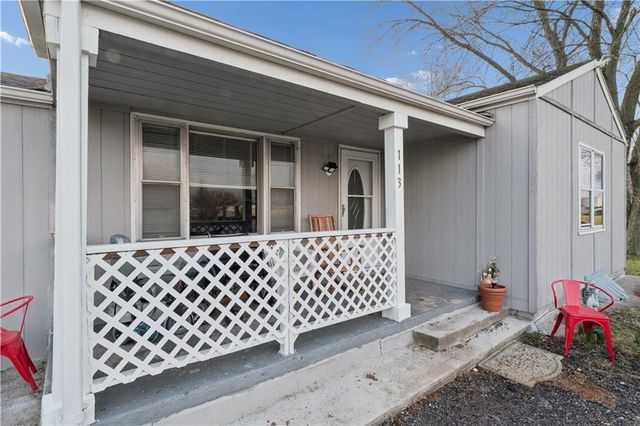 113 N Broadway Street, Oak Grove, MO 64075