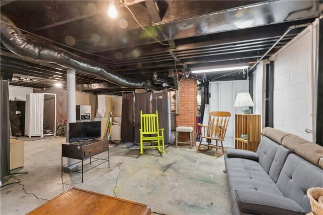 113 N Broadway Street, Oak Grove, MO 64075