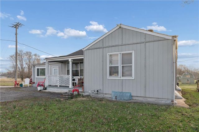 113 N Broadway Street, Oak Grove, MO 64075