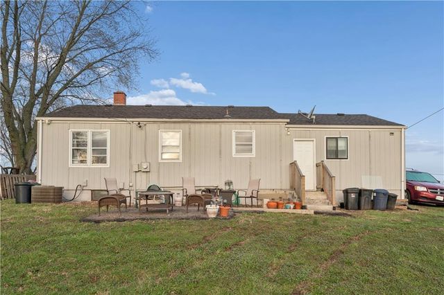 113 N Broadway Street, Oak Grove, MO 64075