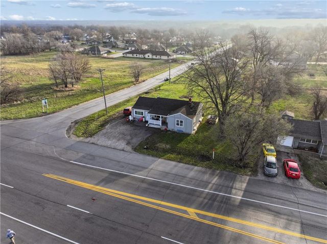 113 N Broadway Street, Oak Grove, MO 64075