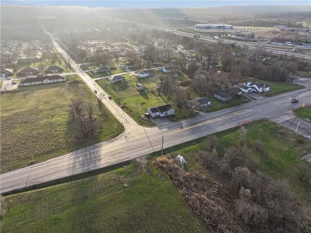 113 N Broadway Street, Oak Grove, MO 64075