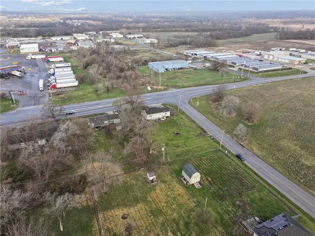 113 N Broadway Street, Oak Grove, MO 64075