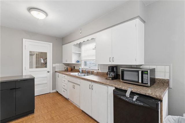 113 N Broadway Street, Oak Grove, MO 64075