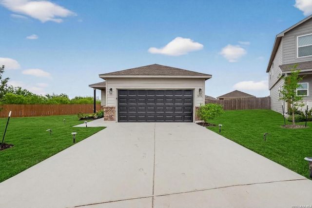 3038 Laguna Cliffs, Converse, TX 78109