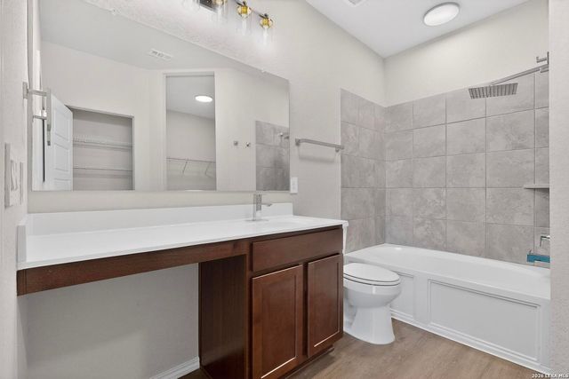 3038 Laguna Cliffs, Converse, TX 78109