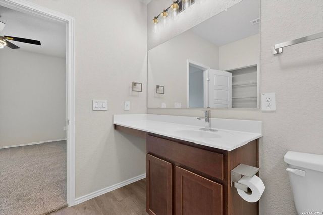 3038 Laguna Cliffs, Converse, TX 78109