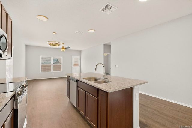 3038 Laguna Cliffs, Converse, TX 78109