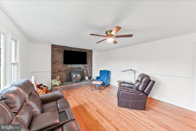 5449 CRESTLINE RD, Wilmington, DE 19808