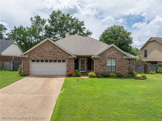 2105 Brookhaven Drive, Alma, AR 72921