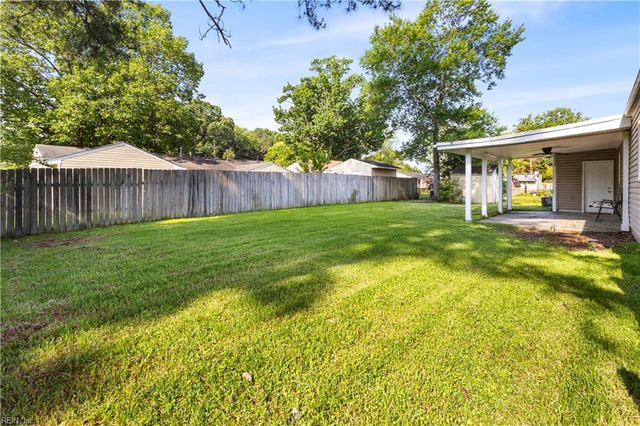 3401 Woodsman LN, Virginia Beach, VA 23452