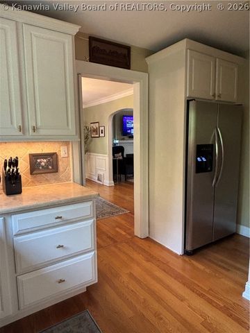 1416 Oakmont Road, Charleston, WV 25314