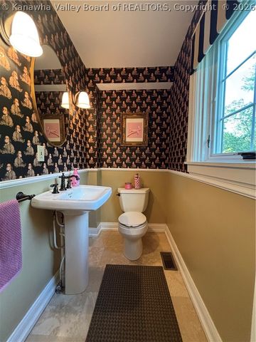 1416 Oakmont Road, Charleston, WV 25314
