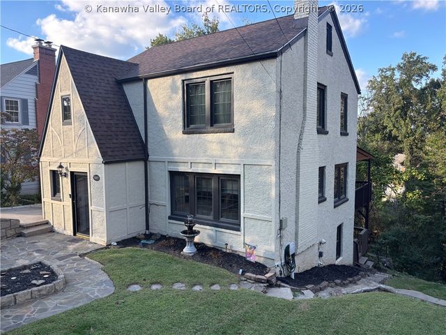 1416 Oakmont Road, Charleston, WV 25314