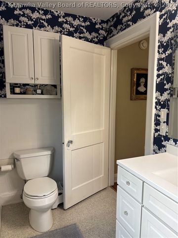 1416 Oakmont Road, Charleston, WV 25314