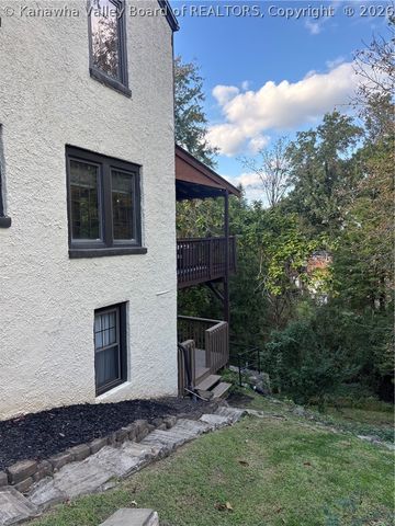 1416 Oakmont Road, Charleston, WV 25314