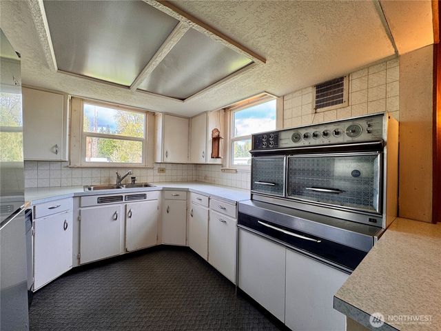 5010 W Skokomish Valley Road, Shelton, WA 98584