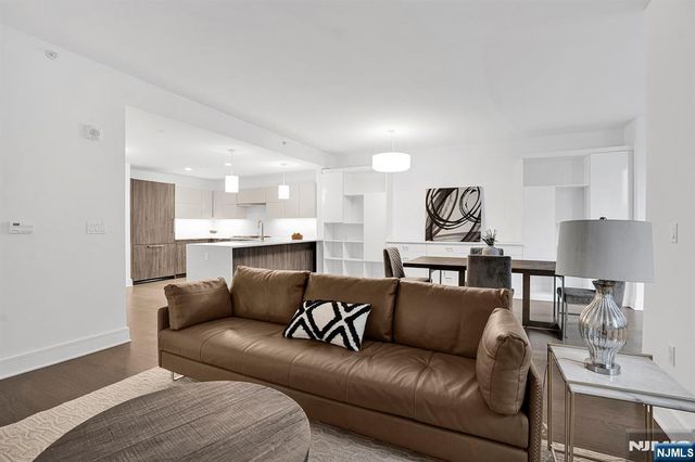 9 Ave At Port Imperial 605, West New York, NJ 07093