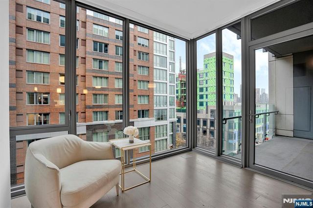 9 Ave At Port Imperial 605, West New York, NJ 07093