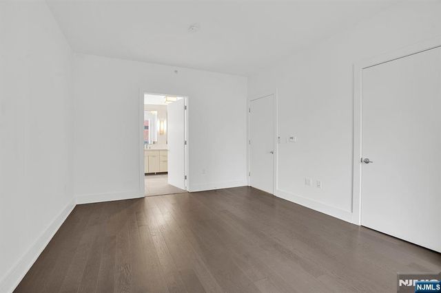 9 Ave At Port Imperial 605, West New York, NJ 07093