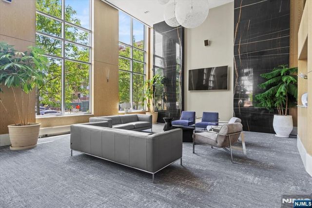 9 Ave At Port Imperial 605, West New York, NJ 07093