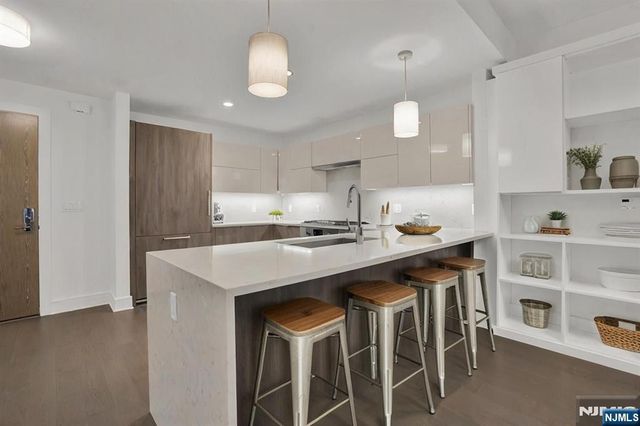 9 Ave At Port Imperial 605, West New York, NJ 07093