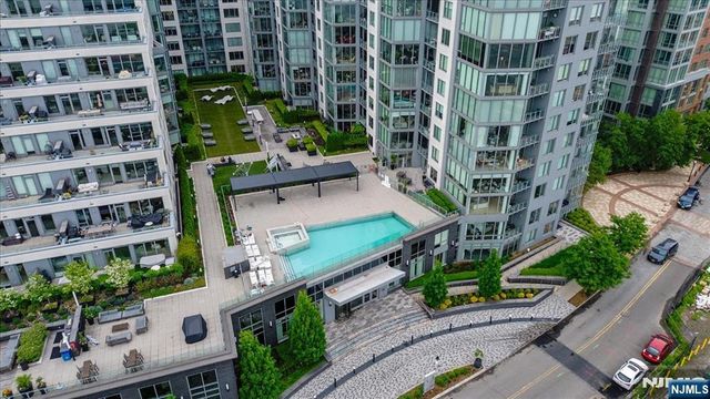 9 Ave At Port Imperial 605, West New York, NJ 07093