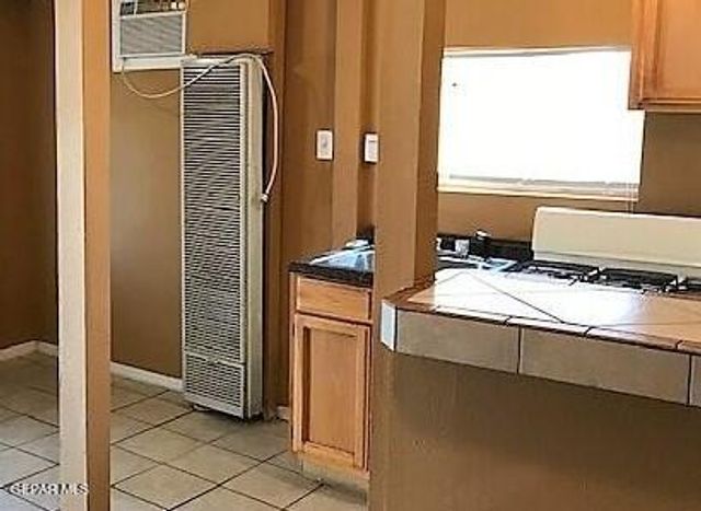 225 N SEVILLE Drive, El Paso, TX 79905