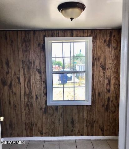 225 N SEVILLE Drive, El Paso, TX 79905