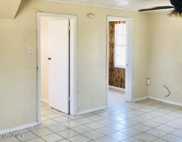 225 N SEVILLE Drive, El Paso, TX 79905