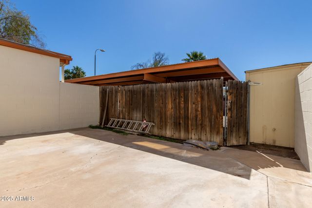 7809 N 49TH Avenue, Glendale, AZ 85301