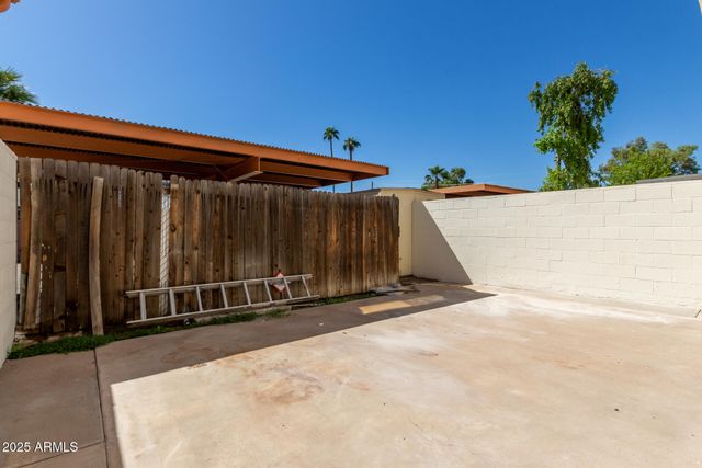 7809 N 49TH Avenue, Glendale, AZ 85301