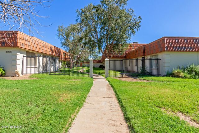 7809 N 49TH Avenue, Glendale, AZ 85301