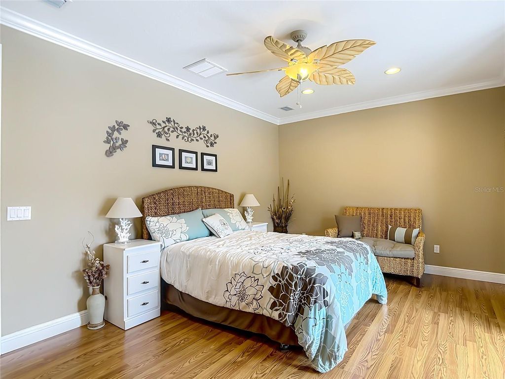 Image 32 of property listing at 6828 SOMBRAS WAY, Land O Lakes, FL 34637