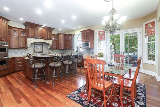 616 Driftwood Court, Naperville, IL 60540