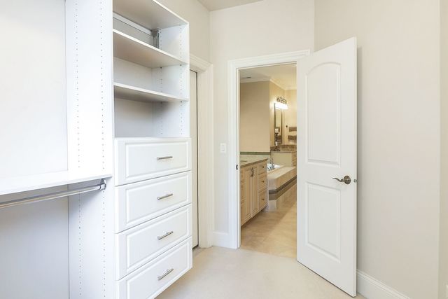 616 Driftwood Court, Naperville, IL 60540