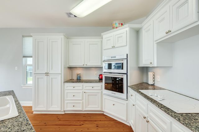19155 Kahala Drive, Galveston, TX 77554