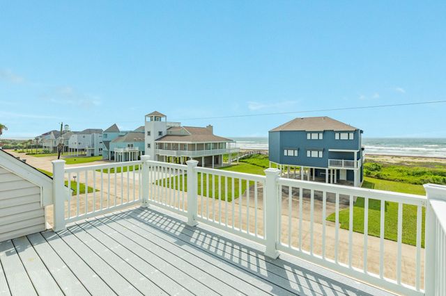 19155 Kahala Drive, Galveston, TX 77554