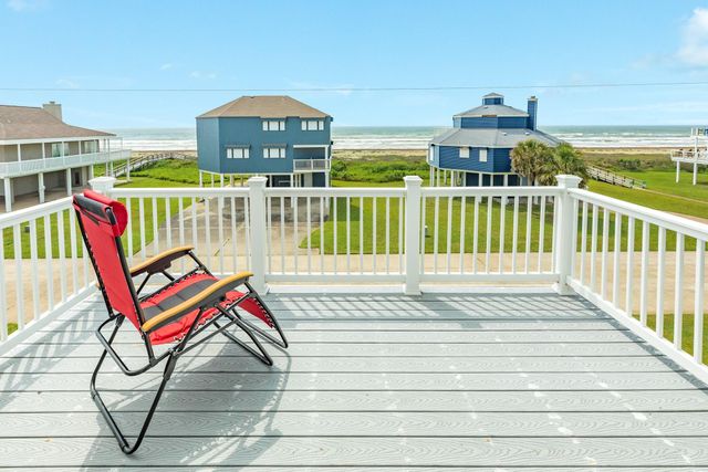 19155 Kahala Drive, Galveston, TX 77554