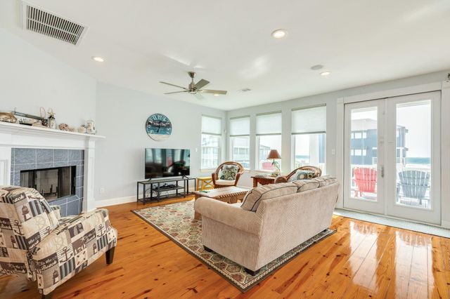 19155 Kahala Drive, Galveston, TX 77554