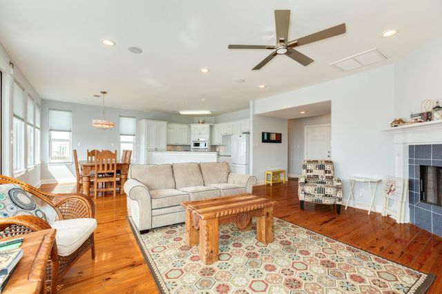 19155 Kahala Drive, Galveston, TX 77554