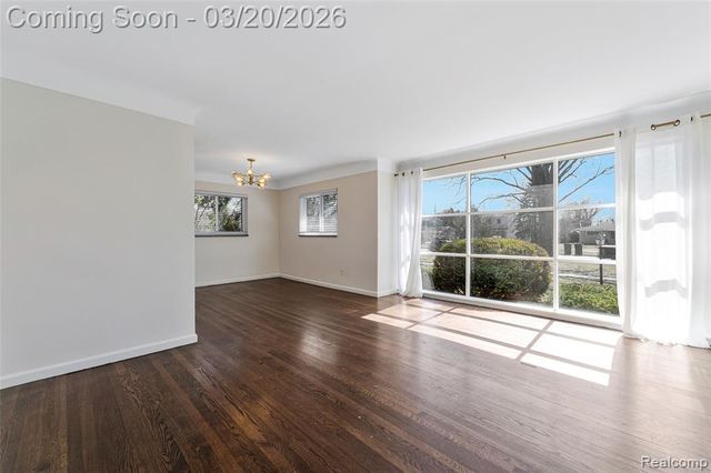 17220 W 13 Mile Road, Beverly Hills, MI 48025