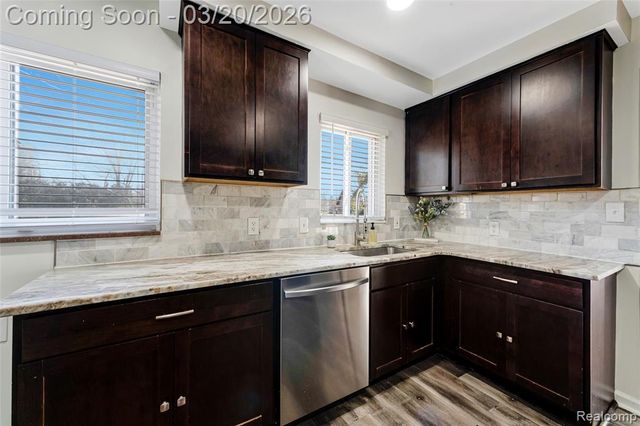 17220 W 13 Mile Road, Beverly Hills, MI 48025