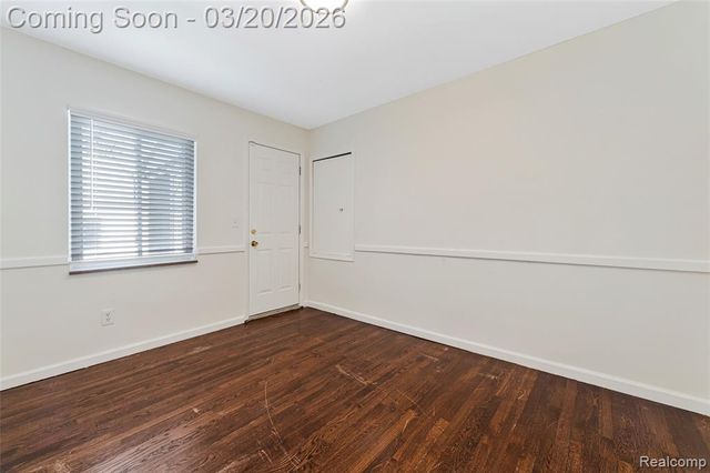 17220 W 13 Mile Road, Beverly Hills, MI 48025