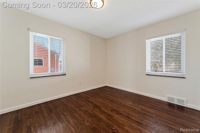 17220 W 13 Mile Road, Beverly Hills, MI 48025